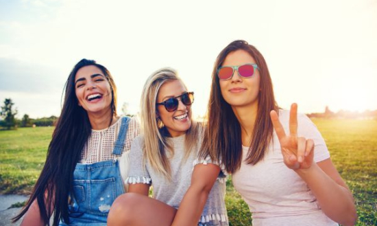 LE GENERAZIONI: QUANDO GLI ADULTI CLASSIFICANO I GIOVANI PER NON INTERROGARE SÉ STESSI