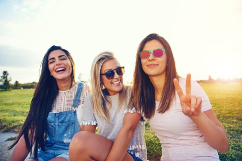 LE GENERAZIONI: QUANDO GLI ADULTI CLASSIFICANO I GIOVANI PER NON INTERROGARE SÉ STESSI